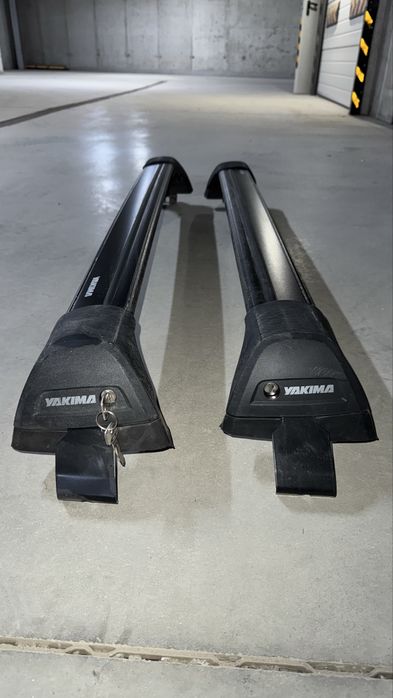 Напречни греди Yakima FlushBar + Монтажен комплект за VW