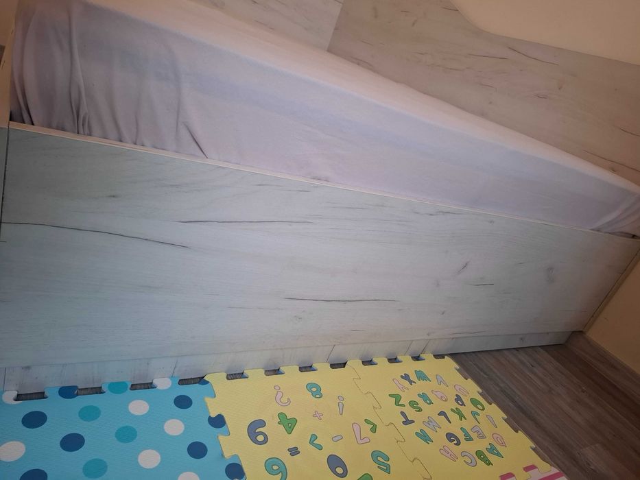 Спалня 140/200 с подматрачна рамка + матрак подарък