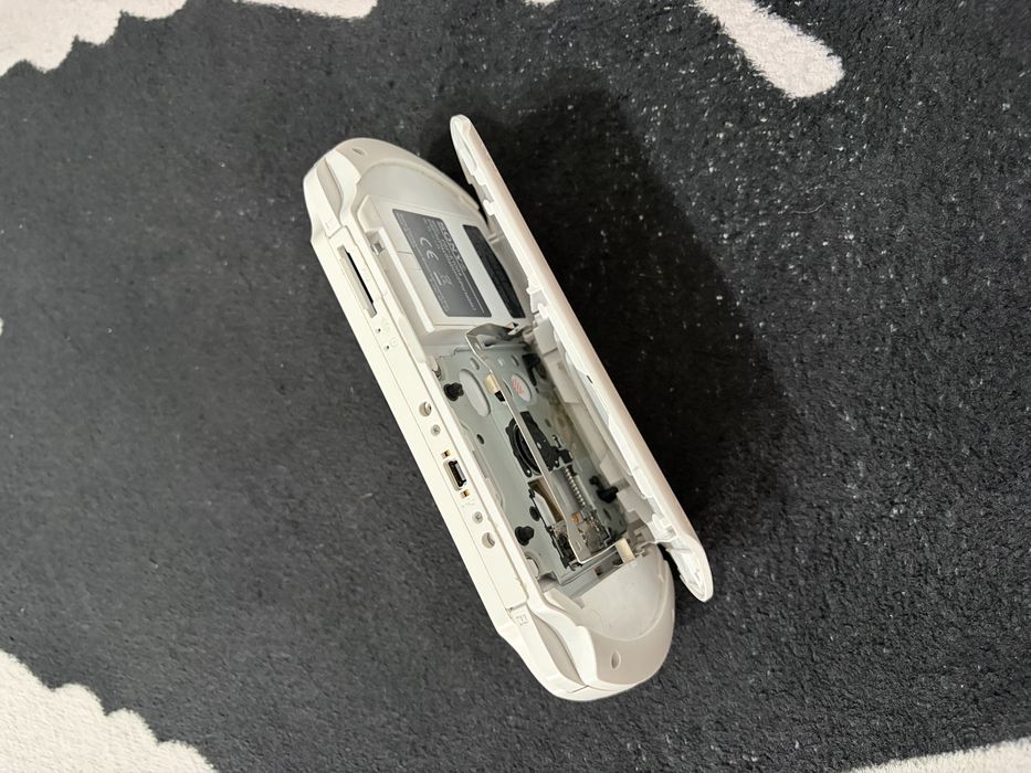 Sony PSP Street E1004 – Consolă portabilă PlayStation