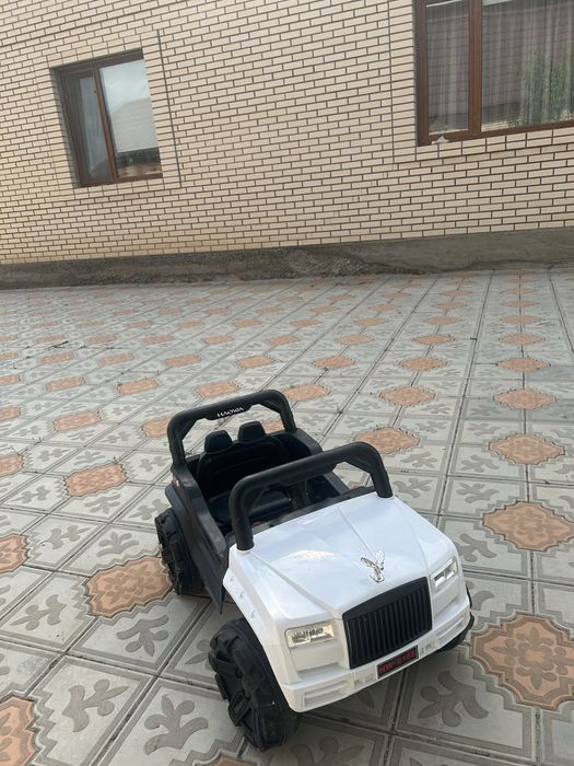 Детский электромобиль