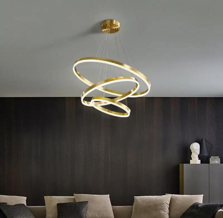 Lustra candelabru auriu sau negru