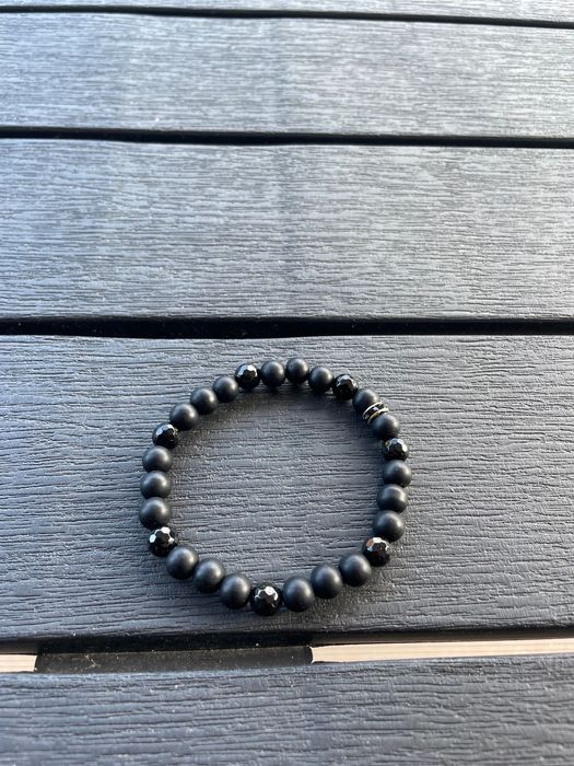 Гривни от естествени камъни