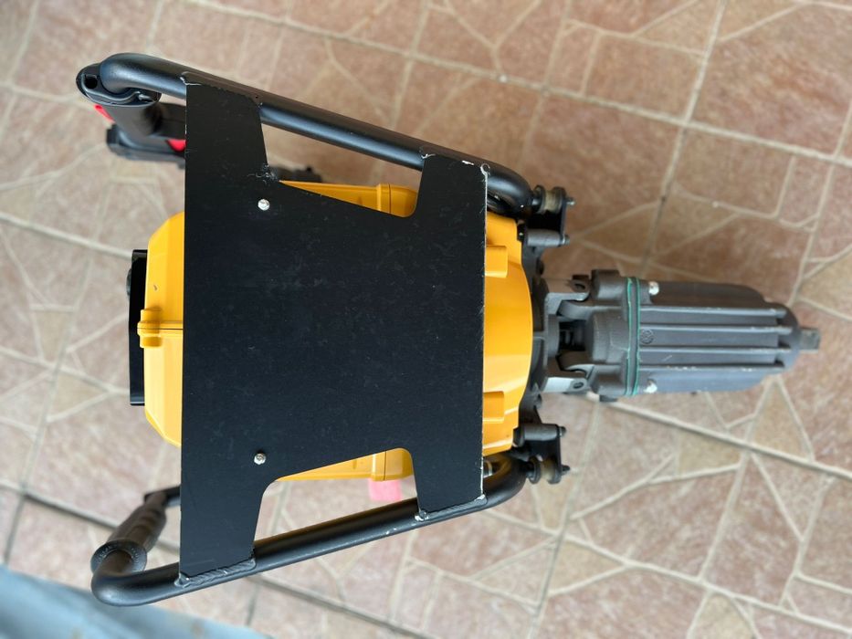 Vând Bulaneza CEMBRE cale ferată pe acumulatori