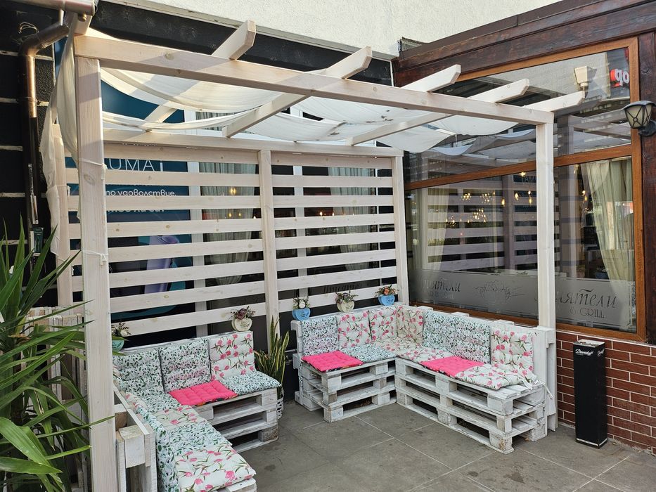 Беседка с навес бяла