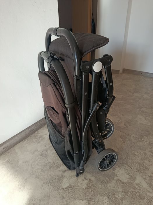 Продам прогулочную коляску