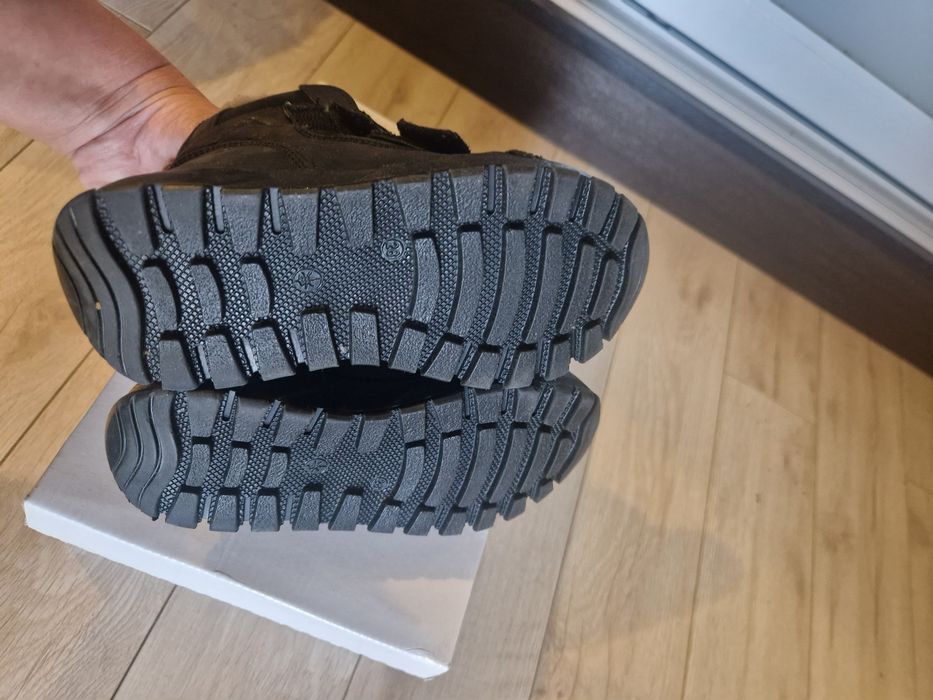 Продаю зимние ботинки для мальчика