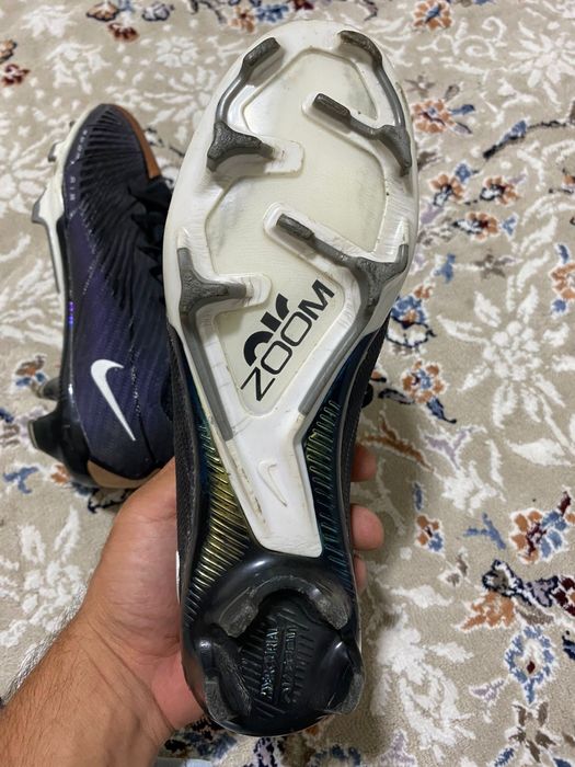 Бутсы футбольные