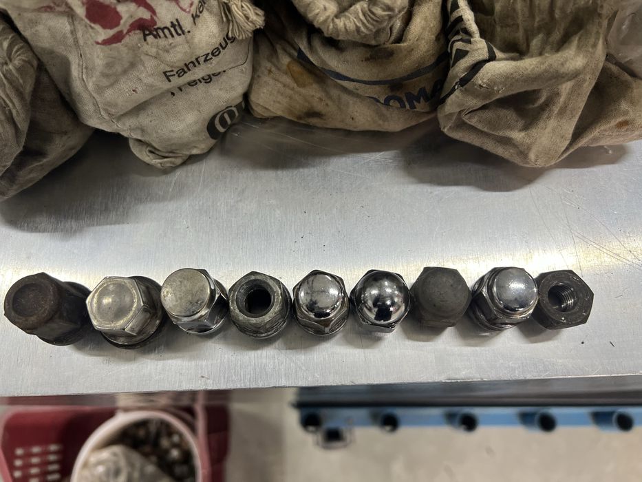 Гайки и болтове за джанти за Тойота,Мерцедес,Ситроен,Пежо