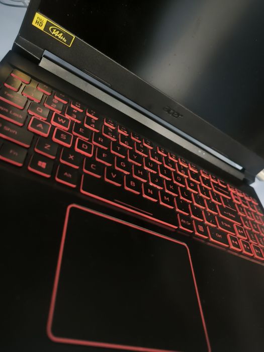 Геймърски лаптоп Acer Nitro V