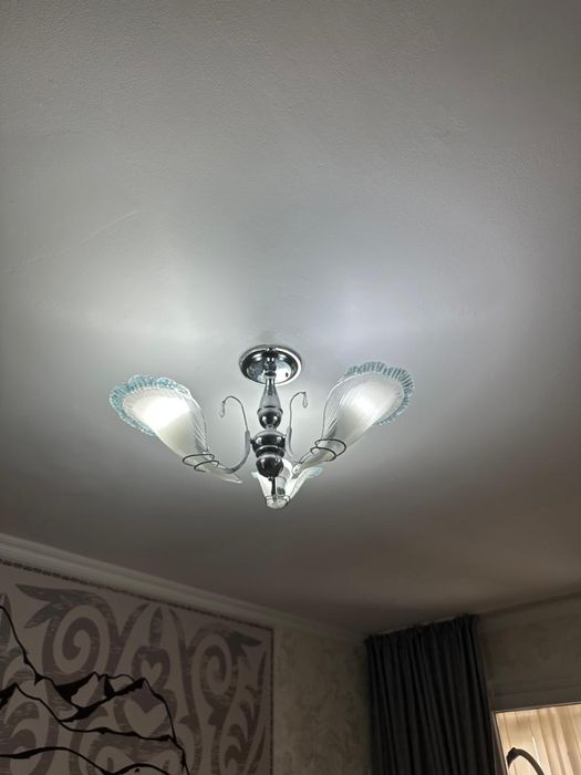 Продам люстры буу