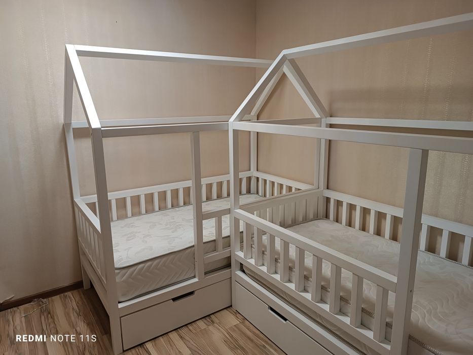 Детская мебель кроватки домик