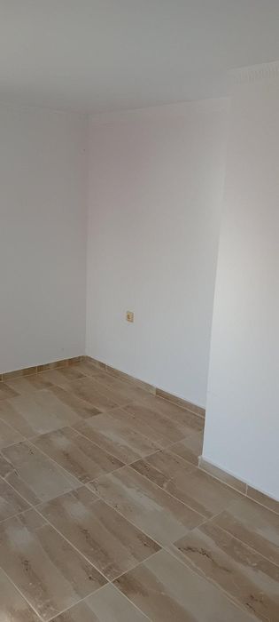 Дава се под наем Двустаен апартамент в Бургас, Възраждане - 62 кв.м за 255 € - Снимка #2