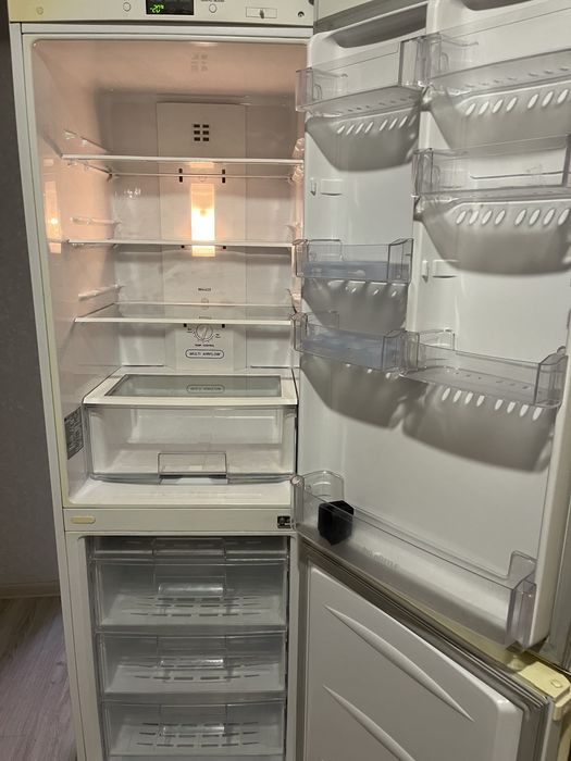 Продам холодильник фирмы lg