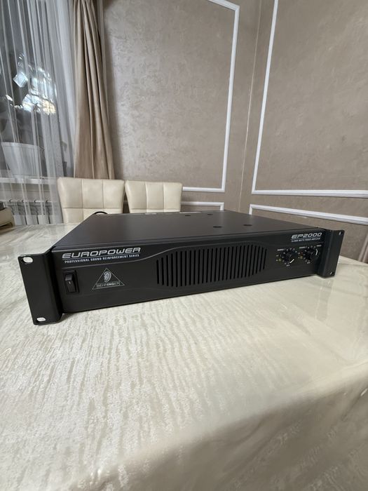 Усилитель Behringer Europower EP2000
