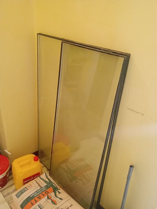 Отдам даром два стеклопакета, самовывоз