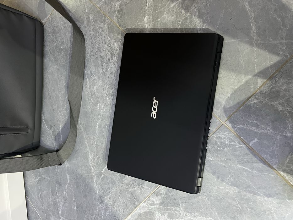 Офисный ноутбук Acer
