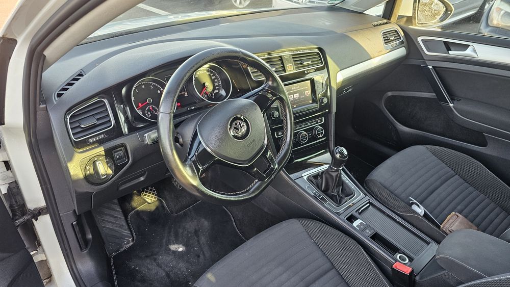 Vând Volkswagen Golf VII – Ediție CUP