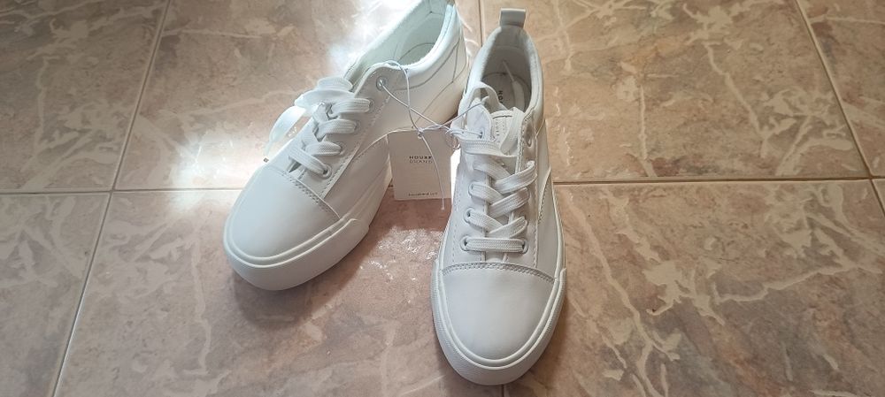 Дамски кецове 38ми номер