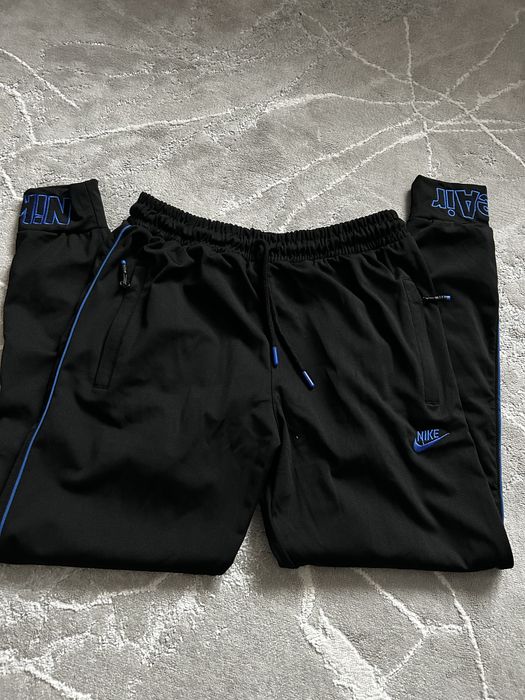 Pantaloni barbati nike