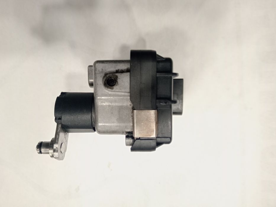 Актуатор,управление,моторче турбо Мерцедес 220cdi