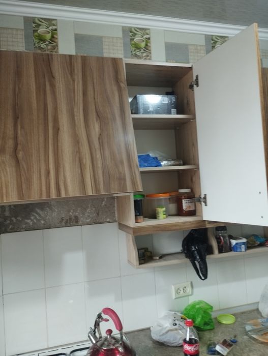 Kuxiniy mebel sotiladi