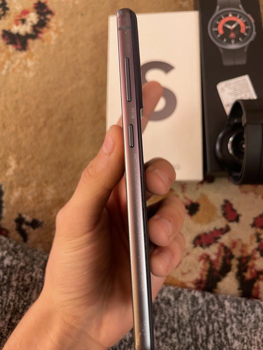 Продам телефон Samsung s 21 fe