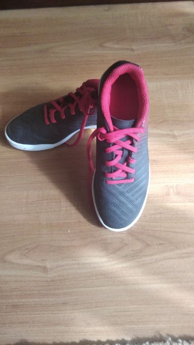 Детски спортни обувки