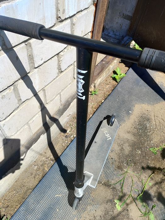 Срочно продам самокат Limit