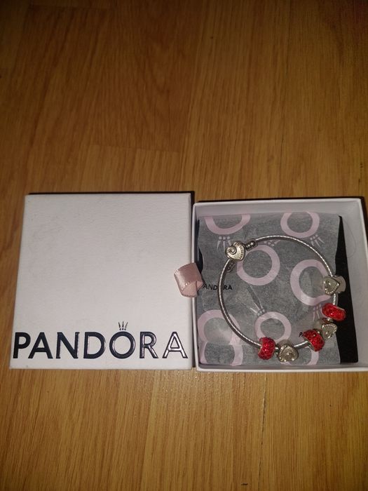 Гривна Pandora твърда