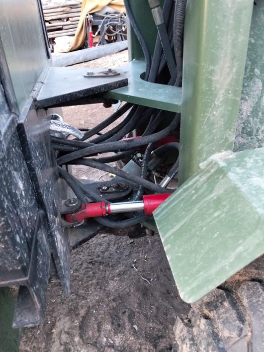 Продам фронтальный погрузчик