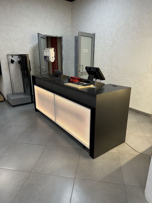 Оборудование для магазина одежды