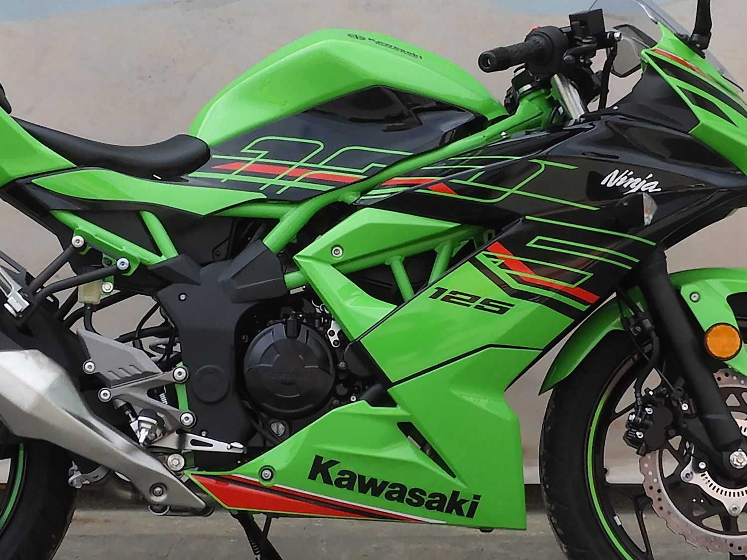 Motocicleta Kawasaki Ninja 125 ABS 2024 Sebes • OLX.ro