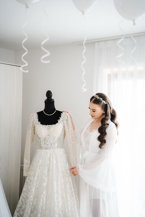 Rochie mireasa cu aplicatii