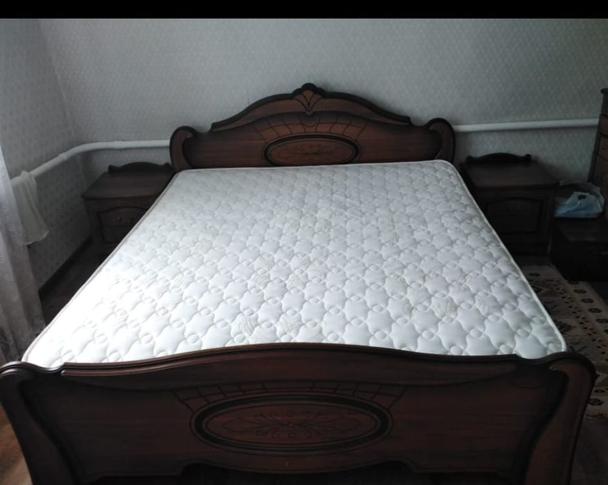 Продам спальний гарнитур