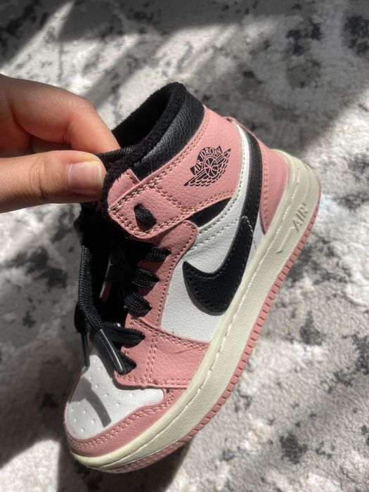 Детская обувь все за одну цену