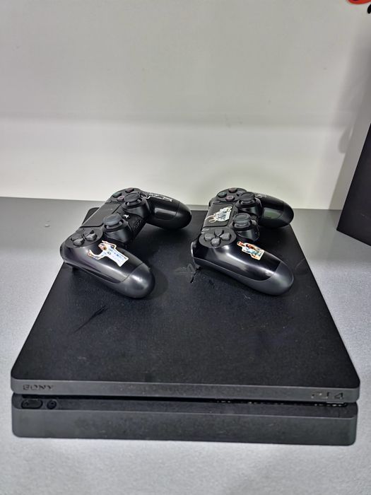 Playstation 4 slim