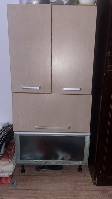 Шкаф срочно продам өте жақсы әдемі