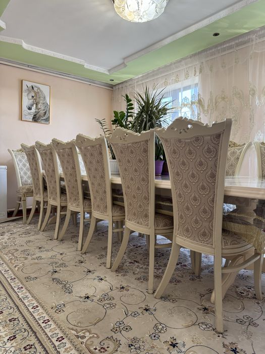Продам стол + 18 шт стулья