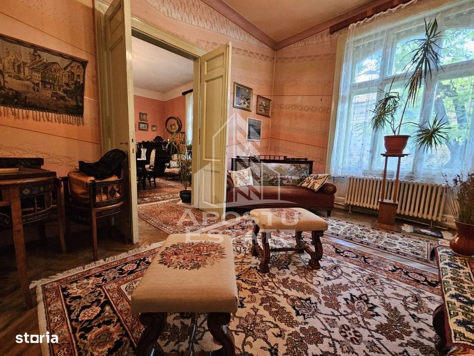 Apartament 4 camere, confort 1 sporit, parteer inalt in Piata Maria