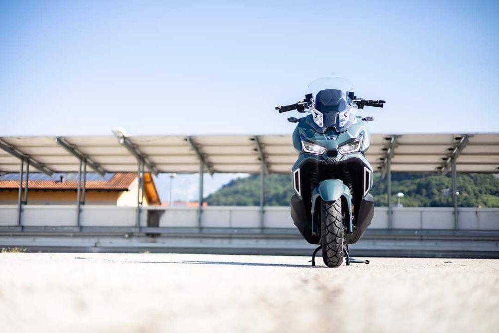 Scuter cu ABS si TCS ! SYM ADX 125 cc, - PermisB , Rate !