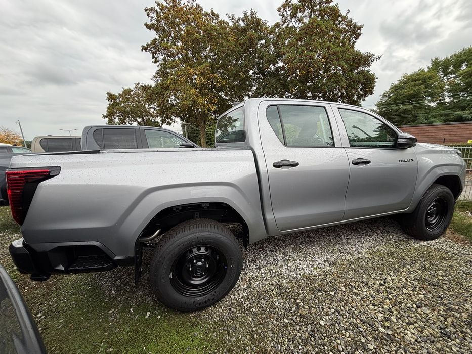 TOYOTA Hilux 2025 — imagine 2