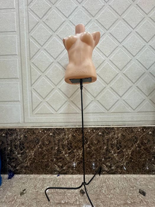 Маникен кийим осишга