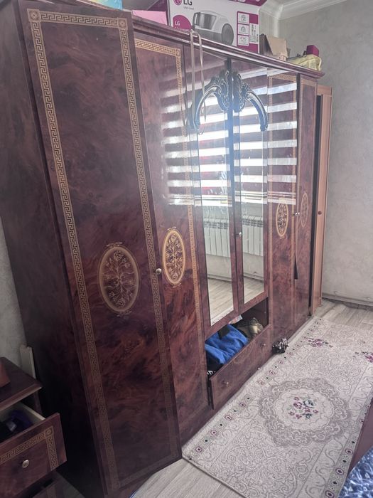 Спальный гарнитур б/у