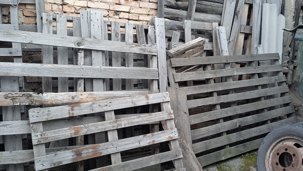 Доски и паллеты на дрова