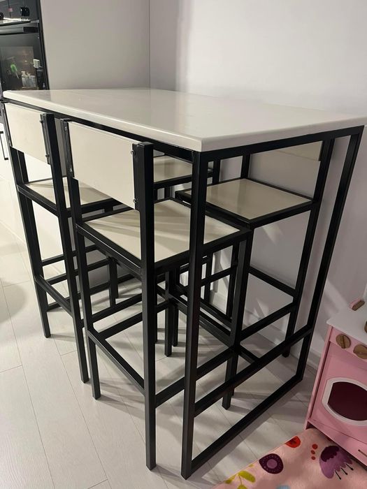 Бар маса със столове