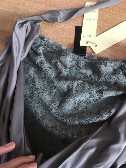 Официална рокля нова с етикет