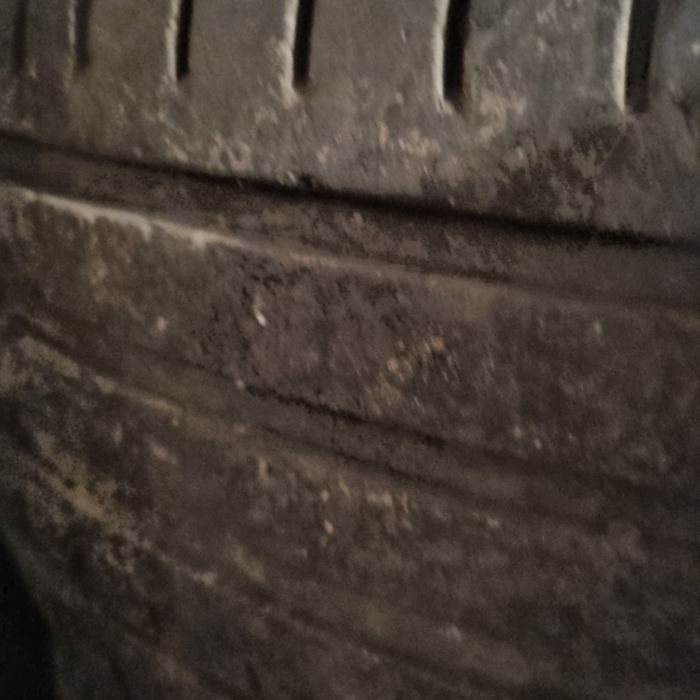 Гуми 225/55/16  4бр х10лв