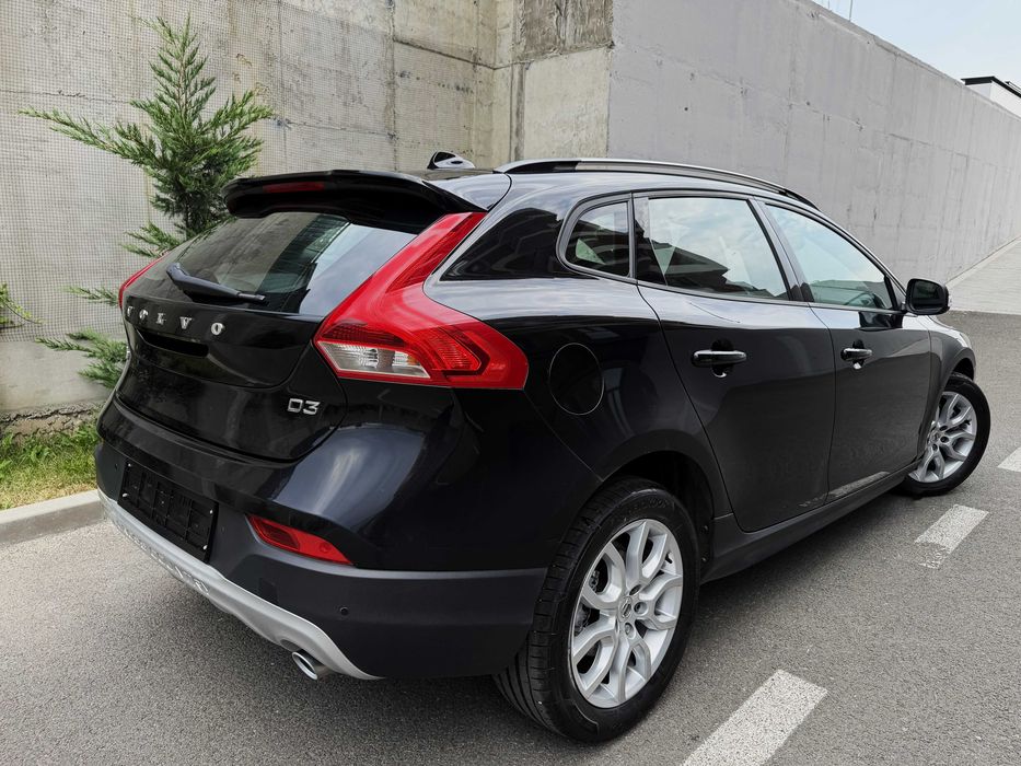 VOLVO V40 2019 — imagine 5