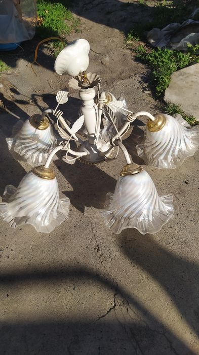 Люстра пятирожковая