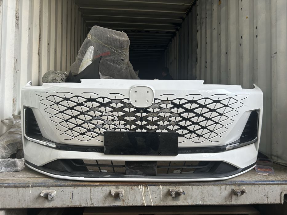 Бамперы (перед и задние)